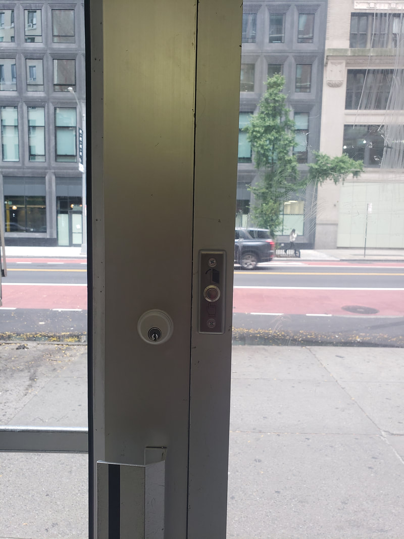 Door buzzer system for commercial building 
